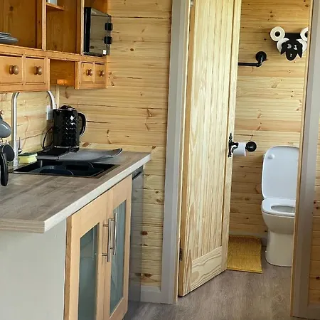 Alpesi faház Cuddles & Bubbles Cozy With Jacuzzi Hot Tub