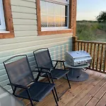 Chalet Cuddles & Bubbles Cozy With Jacuzzi Hot Tub *