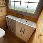 Chalet Cuddles & Bubbles Cozy With Jacuzzi Hot Tub *