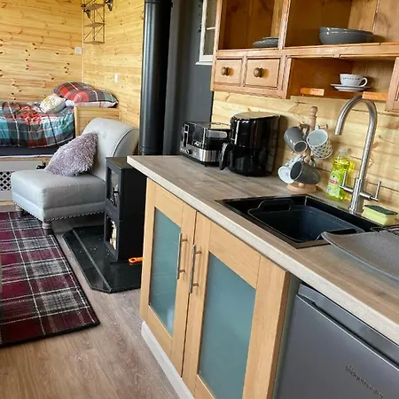 Dağ evi Keepers Shepherd Hut With Hot Tub *