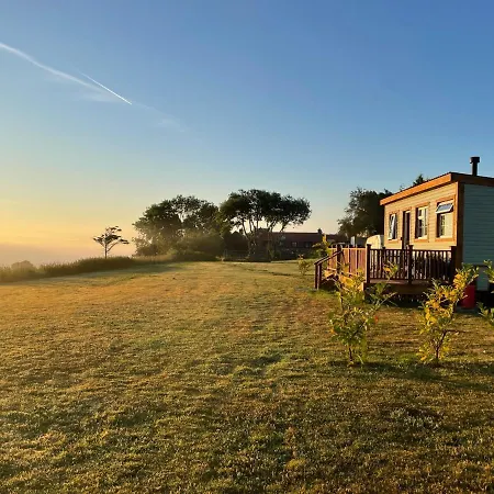 Chalet Keepers Shepherd Hut With Hot Tub Whitby