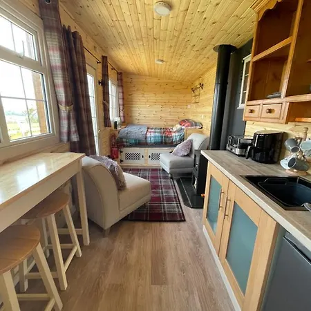 Keepers Shepherd Hut With Hot Tub Chalet Whitby